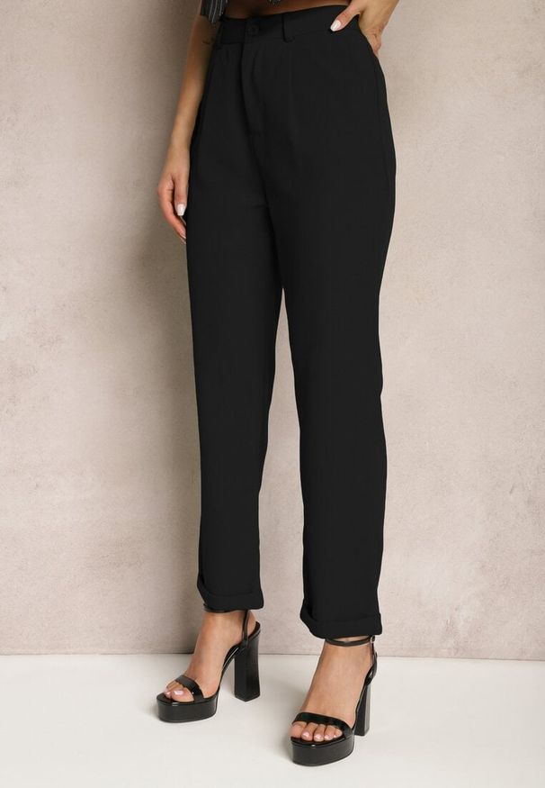 Renee - Czarne Klasyczne Spodnie High Waist Zapinane na Zamek Błyskawiczny Xalona. Stan: podwyższony. Kolor: czarny. Styl: klasyczny