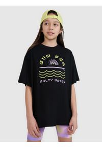 4f - 4F T-shirt oversize z nadrukiem dziewczęcy - czarny 146 (10-11 lat). Okazja: na co dzień. Kolor: czarny. Materiał: bawełna, jersey. Wzór: nadruk. Sezon: lato. Styl: klasyczny, sportowy, casual