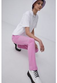 adidas Originals Spodnie HF6771 damskie kolor różowy z aplikacją. Stan: podwyższony. Kolor: różowy. Materiał: materiał, dzianina, włókno. Wzór: aplikacja #1