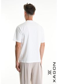 Xagon Man T-shirt | P26082 ZUTS72 | Mężczyzna | Biały. Okazja: na co dzień. Kolor: biały. Materiał: bawełna. Długość: długie. Wzór: aplikacja. Styl: casual, elegancki #3