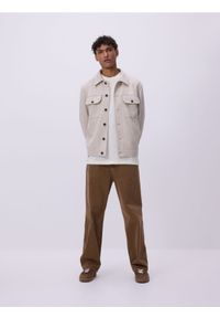 Reserved - Jeansy loose fit - brązowy. Kolor: brązowy