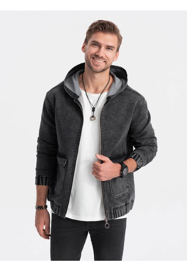 Ombre Clothing - Kurtka jeansowa męska katana z kapturem i kieszeniami cargo – czarna V4 - Rozmiar: M. Okazja: na co dzień. Typ kołnierza: kaptur. Kolor: czarny. Materiał: jeans. Długość rękawa: bez rękawów. Wzór: aplikacja. Styl: casual