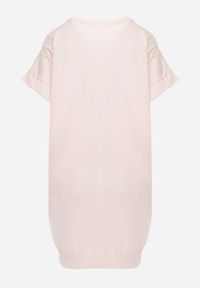 Renee - Jasnoróżowa T-shirtowa Sukienka Pudełkowa z Elastycznej Bawełny Ellensa. Kolor: różowy. Materiał: bawełna. Styl: wakacyjny. Długość: mini #3
