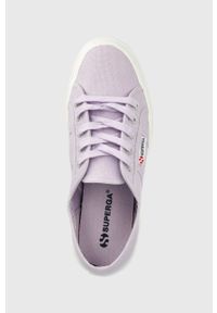 Superga tenisówki damskie kolor fioletowy. Nosek buta: okrągły. Zapięcie: sznurówki. Kolor: fioletowy. Materiał: guma #3