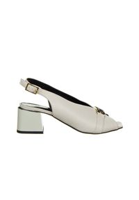 Sandały Bayla-159 4618 002-P Szary Lico 159142, Skóra naturalna - 36. Zapięcie: pasek. Kolor: szary. Materiał: skóra. Wzór: aplikacja. Obcas: na obcasie. Wysokość obcasa: średni #1