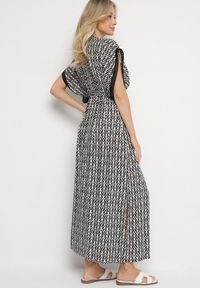 Born2be - Czarno-Biała Bawełniana Sukienka Rozkloszowana z Koronkowymi Wstawkami Laniwena. Kolor: czarny. Materiał: bawełna, koronka. Sezon: lato #6