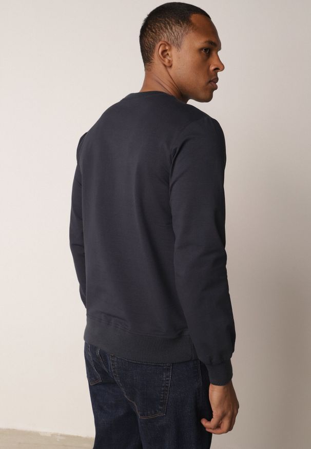 Born2be - Granatowa Bluza o Klasycznym Kroju z Bawełną Merinne. Okazja: na co dzień. Kolor: niebieski. Materiał: bawełna. Styl: klasyczny