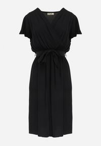 Born2be - Czarna Sukienka z Wiskozy i Wiązanym Paskiem Gariela. Kolor: czarny. Materiał: wiskoza. Typ sukienki: kopertowe #7