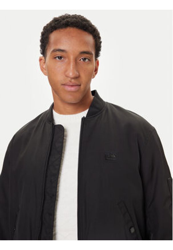 Armani Exchange Kurtka bomber XM001137 AF16672 UC001 Czarny Regular Fit. Kolor: czarny. Materiał: syntetyk