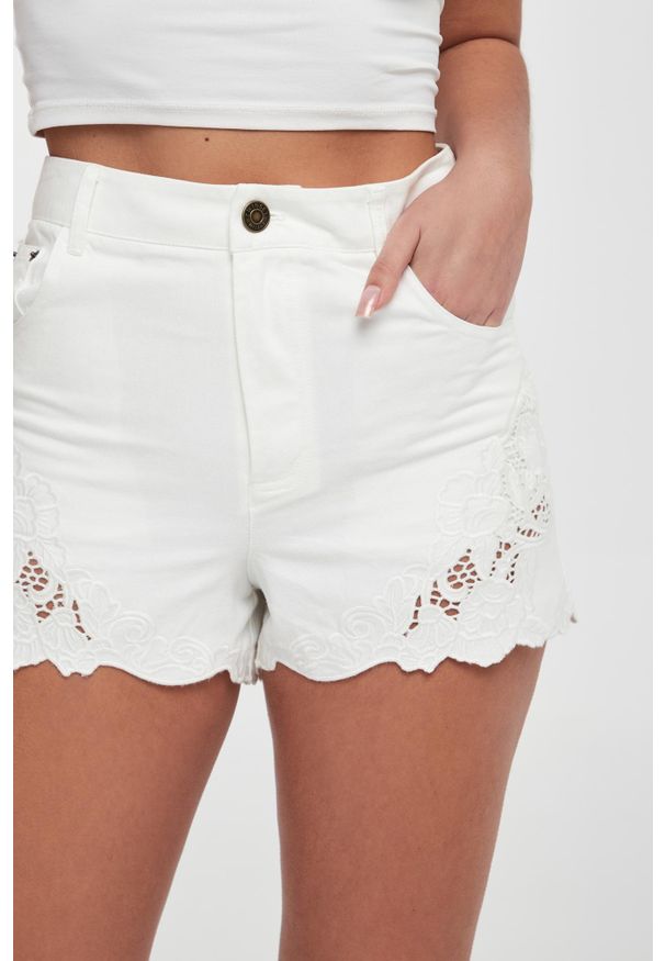 Twinset Milano - Szorty damskie z haftem TWINSET. Wzór: haft