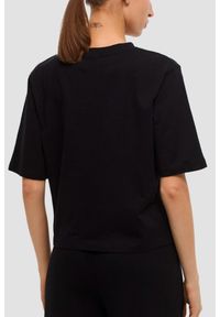 Guess - GUESS Czarny bawełniany t-shirt damski Colette Boxy, Rozmiar S. Okazja: na co dzień. Kolor: czarny. Materiał: bawełna. Styl: elegancki, casual #4