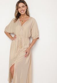 Born2be - Beżowa Wiskozowa Sukienka z Ażurową Lamówką Aravellea. Okazja: na co dzień. Typ kołnierza: dekolt w serek. Kolor: beżowy. Materiał: wiskoza. Wzór: ażurowy. Styl: casual, elegancki #6