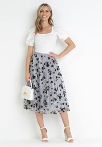 Born2be - Szara Tiulowa Spódnica z Welurowym Wzorem w Kwiaty i Gumką w Pasie Iyosi. Kolor: szary. Materiał: welur, tiul. Wzór: kwiaty #1