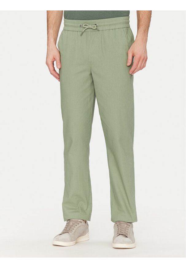 Blend Spodnie materiałowe 20718408 Zielony Regular Fit. Kolor: zielony. Materiał: bawełna