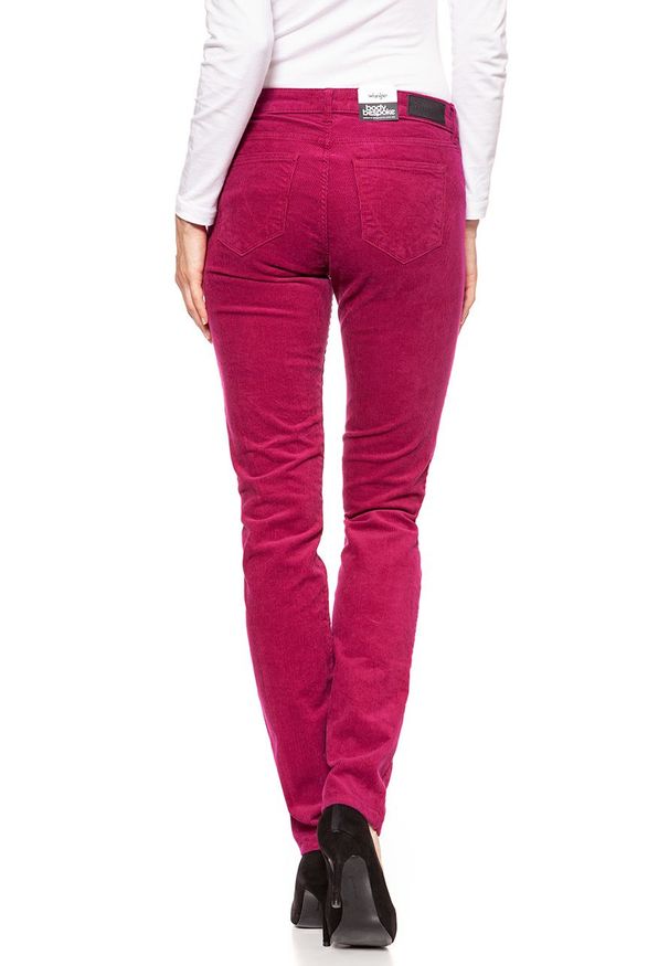 Wrangler - DAMSKIE SPODNIE SZTRUKSOWE WRANGLER SLIM CHERRY W28LEK18V 112128384. Materiał: sztruks. Wzór: aplikacja