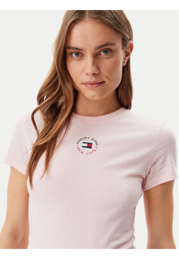 Tommy Jeans T-Shirt Essential DW0DW20316 Różowy Slim Fit. Kolor: różowy. Materiał: wiskoza, bawełna