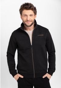 Volcano - Bluza ze stójką B-LENOX. Typ kołnierza: kołnierzyk stójkowy. Kolor: czarny. Materiał: bawełna, materiał. Wzór: gładki. Styl: klasyczny