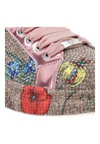 Różowe Sneakersy GOE Stylowe Błyszczące Obuwie Damskie. Okazja: na co dzień. Zapięcie: sznurówki. Kolor: różowy. Materiał: materiał. Szerokość cholewki: normalna. Styl: elegancki #6