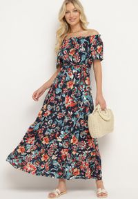 Born2be - Granatowo-Różowa Sukienka z Hiszpańskim Dekoltem z Wiązanym Paskiem w Kwiaty z Bawełny Rissanique. Okazja: na co dzień. Kolor: niebieski. Materiał: bawełna. Wzór: kwiaty. Sezon: lato. Typ sukienki: rozkloszowane. Styl: casual, elegancki #5