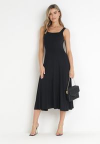 Born2be - Czarna Rozkloszowana Sukienka Midi na Szerokich Ramiączkach z Okrągłym Dekoltem Zateni. Kolor: czarny. Materiał: materiał. Długość rękawa: na ramiączkach. Wzór: gładki. Typ sukienki: rozkloszowane. Długość: midi #3