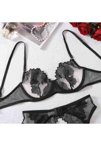 Intica - Zestaw bielizny czteroczęściowy z efektownymi detalami na specjalne okazje Zhinela. Kolor: czerwony. Materiał: materiał #8