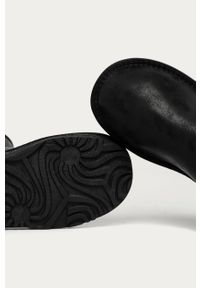 Answear Lab - Śniegowce. Nosek buta: okrągły. Kolor: czarny. Materiał: syntetyk, materiał, skóra ekologiczna, guma. Szerokość cholewki: normalna. Obcas: na obcasie. Styl: wakacyjny. Wysokość obcasa: średni #3