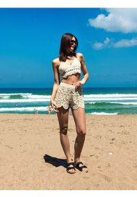 Sinsay - Szydełkowy ażurowy crop top w stylu boho - kremowy. Kolor: kremowy. Wzór: ażurowy. Styl: boho #1