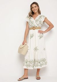 Born2be - Biało-Zielona Wiskozowa Sukienka z Kopertowym Dekoltem i Paskiem Nilazea. Okazja: na co dzień. Kolor: biały. Materiał: wiskoza. Typ sukienki: kopertowe. Styl: boho, elegancki, casual #5