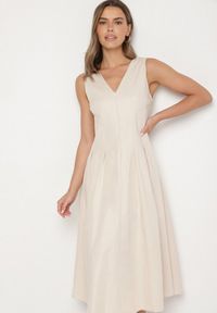 Born2be - Beżowa Sukienka o Rozkloszowanym Kroju z Dekoltem w Serek Alifia. Okazja: na co dzień, na spacer, na imprezę. Typ kołnierza: dekolt w serek. Kolor: beżowy. Długość rękawa: bez rękawów. Typ sukienki: rozkloszowane, proste. Styl: klasyczny, casual #4