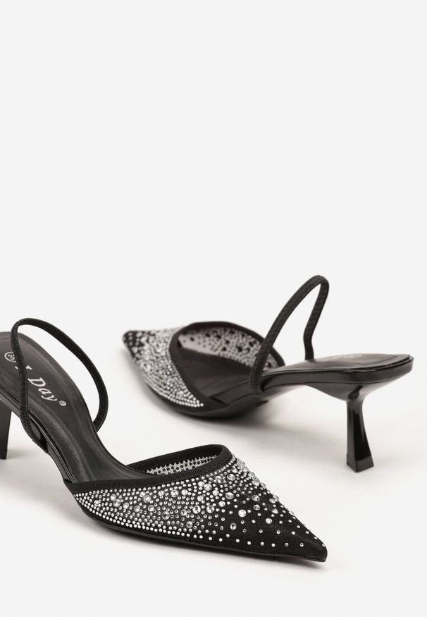 Renee - Czarne Eleganckie Sandały na Obcasie Kaczuszka Bez Pięty z Cyrkoniami Elimira. Nosek buta: otwarty. Kolor: czarny. Materiał: materiał. Obcas: na obcasie. Styl: elegancki. Wysokość obcasa: średni