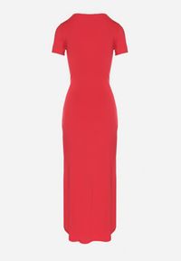 Born2be - Czerwona Dopasowana Sukienka z Wiskozą o Kopertowym Kroju z Marszczeniem Talisia. Okazja: na co dzień. Typ kołnierza: dekolt w kształcie V. Kolor: czerwony. Materiał: wiskoza. Długość rękawa: krótki rękaw. Typ sukienki: kopertowe. Styl: casual, elegancki #7