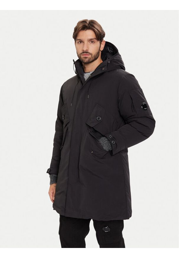 C.P. Company Kurtka zimowa 19CMOW195A110419A 999 Czarny Regular Fit. Kolor: czarny. Materiał: syntetyk. Sezon: zima