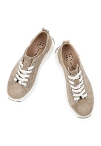 Sneakersy damskie Filippo, cholewka z naturalnej skóry zamszowej z klasycznym sznurowaniem i subtelnymi przeszyciami, masywna platforma o płynnej lin. Okazja: na spacer, na co dzień. Zapięcie: sznurówki. Kolor: beżowy. Materiał: zamsz, skóra. Szerokość cholewki: normalna. Sezon: wiosna, jesień, lato. Obcas: na platformie. Styl: klasyczny #8