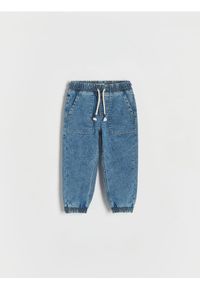 Reserved - Jeansy jogger - niebieski. Kolor: niebieski. Materiał: jeans