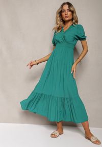 Renee - Ciemnozielona Boho Sukienka z Bawełny o Kopertowym Fasonie Rissatina. Okazja: do pracy. Typ kołnierza: dekolt w kształcie V. Kolor: zielony. Materiał: bawełna. Typ sukienki: kopertowe. Styl: boho