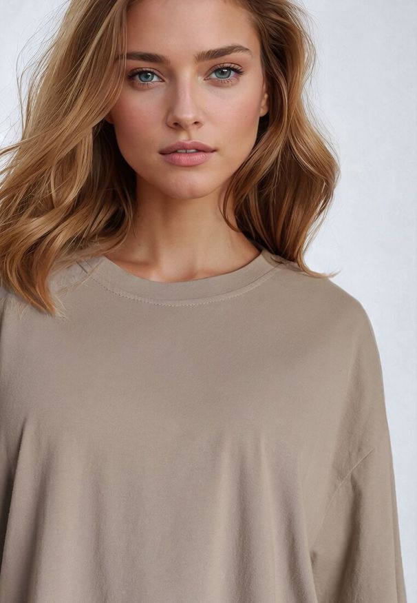 Born2be - Beżowy Bawełniany T-shirt Koszulka z Krótkim Rękawem Bevima. Okazja: na co dzień, na spacer. Kolor: beżowy. Materiał: bawełna. Długość rękawa: krótki rękaw. Długość: krótkie. Styl: klasyczny, casual