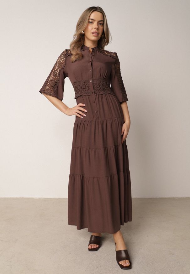Born2be - Brązowa Rozkloszowana Sukienka Boho z Wiskozą Zdobiona Ażurowymi Wstawkami Islae. Okazja: do pracy, na co dzień. Kolor: brązowy. Materiał: wiskoza. Wzór: aplikacja, ażurowy. Typ sukienki: proste, rozkloszowane. Styl: boho