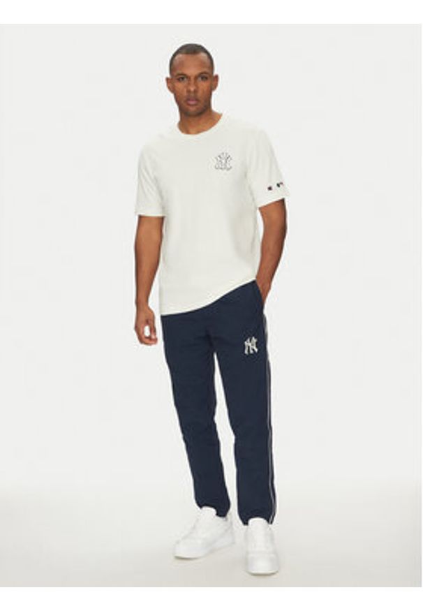 Champion T-Shirt 221037 Biały Standard Fit. Kolor: biały. Materiał: bawełna