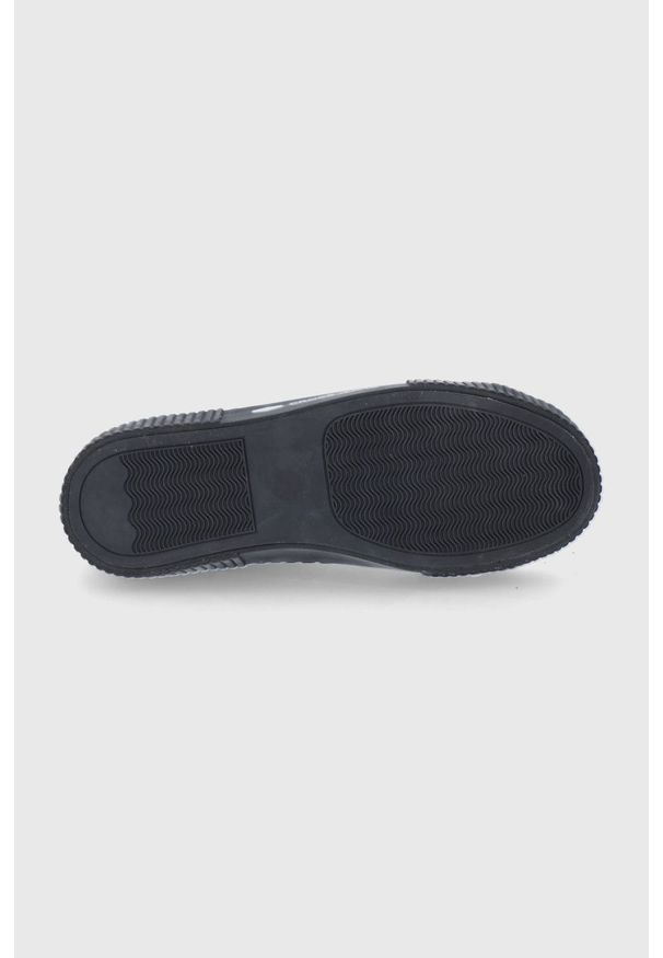 Cross Jeans Trampki damskie kolor czarny. Nosek buta: okrągły. Zapięcie: sznurówki. Kolor: czarny. Materiał: guma. Szerokość cholewki: normalna