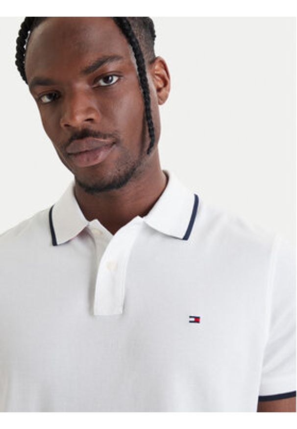 TOMMY HILFIGER - Tommy Hilfiger Polo Pique MW0MW42748 Biały Regular Fit. Typ kołnierza: polo. Kolor: biały. Materiał: bawełna