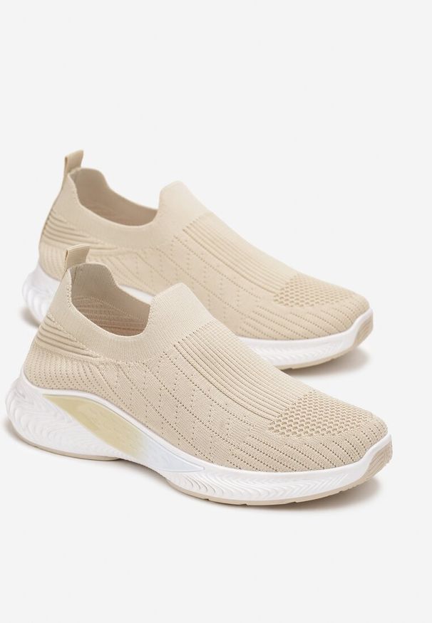 Renee - Beżowe Buty Sportowe na Tłoczonej Podeszwie z Elastyczną Cholewką Taiden. Kolor: beżowy. Szerokość cholewki: normalna