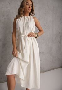 Renee - Jasnobeżowa Sukienka Bez Rękawów z Wiskozy z Ozdobnym Dekoltem i Wiązaniem w Talii Azeira. Okazja: na co dzień. Kolekcja: plus size. Kolor: beżowy. Materiał: wiskoza. Długość rękawa: bez rękawów. Typ sukienki: dla puszystych. Styl: casual #8