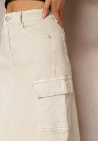 Renee - Beżowa Spódnica Jeansowa Midi Typu Cargo z Kieszeniami Dyleta. Kolor: beżowy. Materiał: jeans. Długość: długie #4