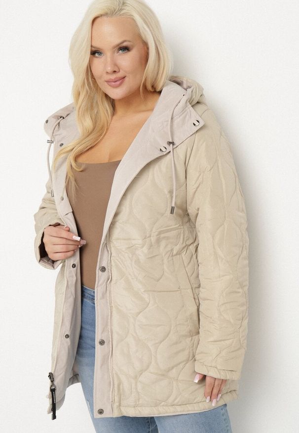 Born2be - Beżowa Kurtka Dwustronna Parka z Kapturem Lannaria. Typ kołnierza: kaptur. Kolekcja: plus size. Kolor: beżowy. Wzór: gładki