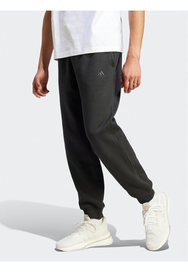Adidas - adidas Spodnie dresowe IR8360 Czarny Regular Fit. Kolor: czarny. Materiał: dresówka, bawełna