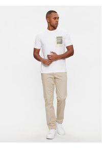 Calvin Klein T-Shirt Overlay Box Logo T-Shirt K10K112402 Biały Regular Fit. Kolor: biały. Materiał: bawełna #5