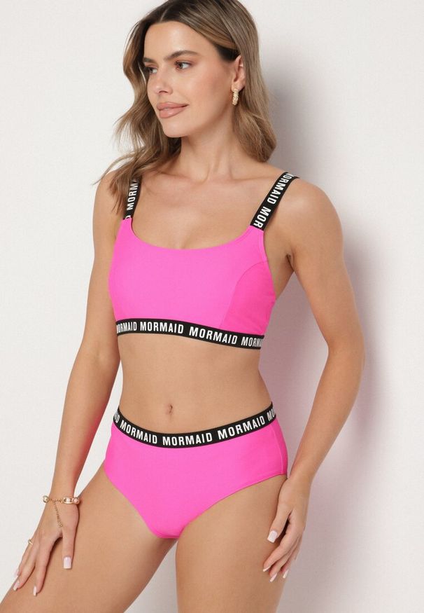 Born2be - Różowe Bikini Sportowa Góra i Majtki Typu Figi z Napisami Nevianea. Kolor: różowy. Wzór: napisy