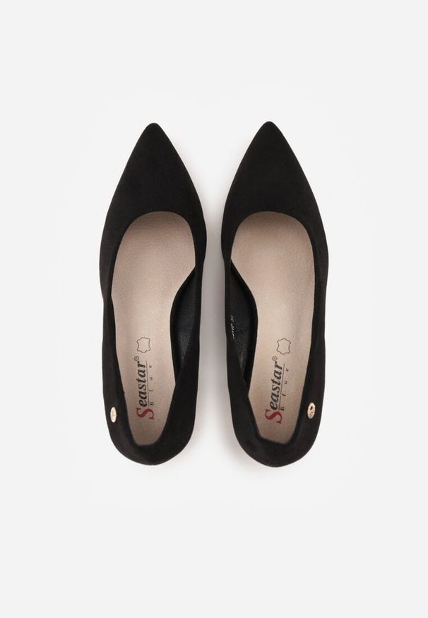 Renee - Czarne Czółenka na Słupku z Wkładką ze Skóry Naturalnej i Metaliczną Ozdobą Dynaste. Kolor: czarny. Materiał: skóra. Wzór: aplikacja. Obcas: na słupku. Styl: elegancki