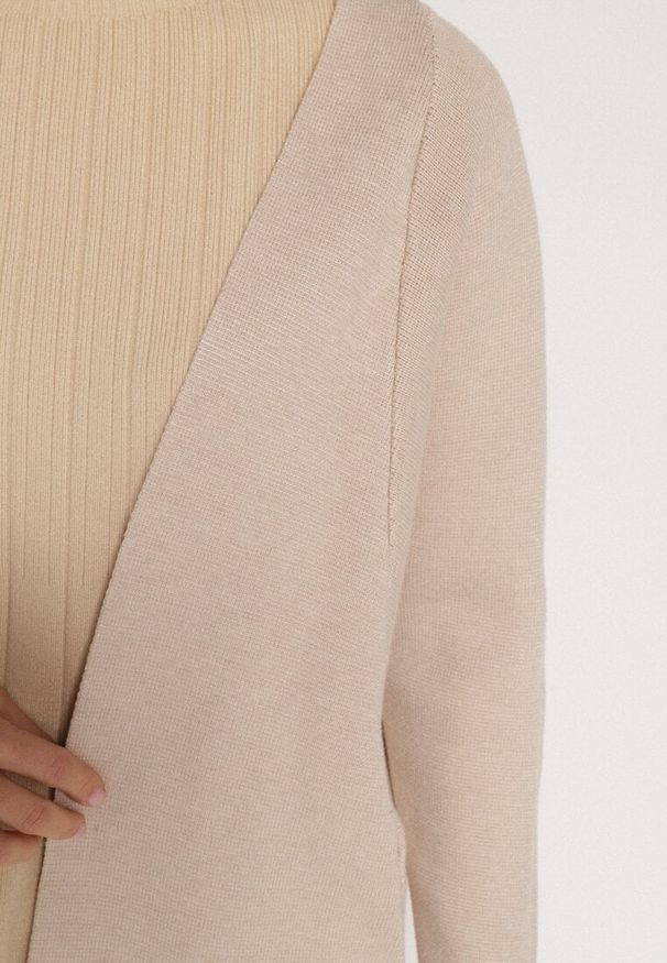 Born2be - Beżowy Klasyczny Niezapinany Kardigan Elitusa. Okazja: na co dzień. Kolor: beżowy. Materiał: jeans. Styl: klasyczny