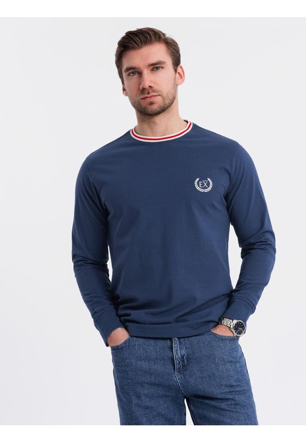 Ombre Clothing - Męski bawełniany longsleeve z dekoltem U w paski i haftem – ciemnoniebieski V3 - Rozmiar: M. Kolor: niebieski. Materiał: bawełna. Długość rękawa: długi rękaw. Wzór: haft, paski. Styl: sportowy